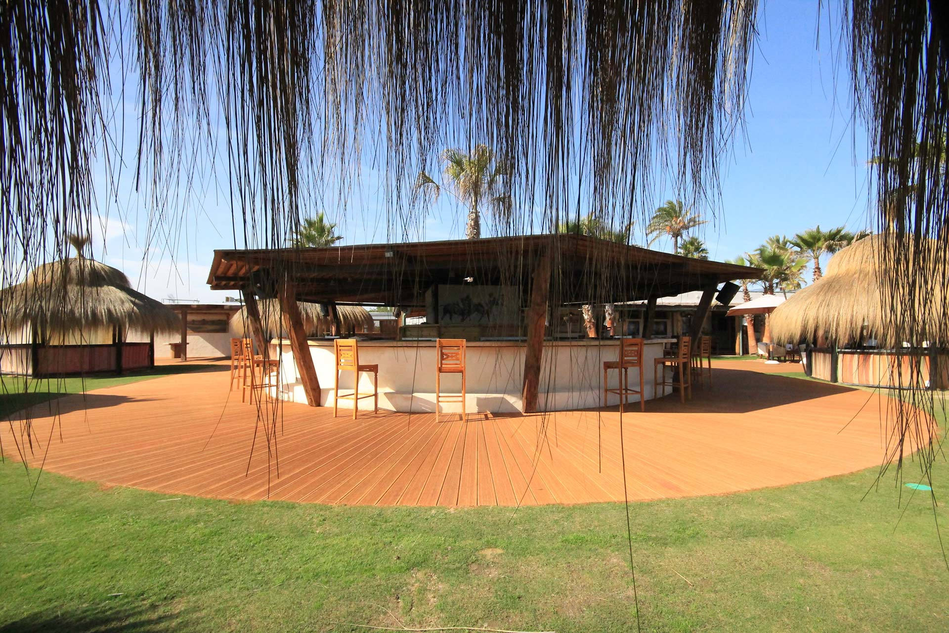 Outdoor bambu flooring - Trocadero beach bar by Parquet Astorga