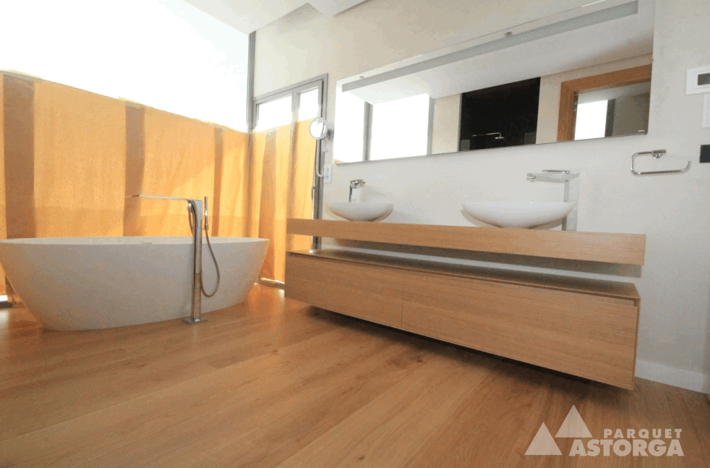 Parquet en suelo del baño