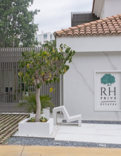 RH PRIVÉ ESTATES