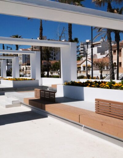 bancos paseo maritimo estepona